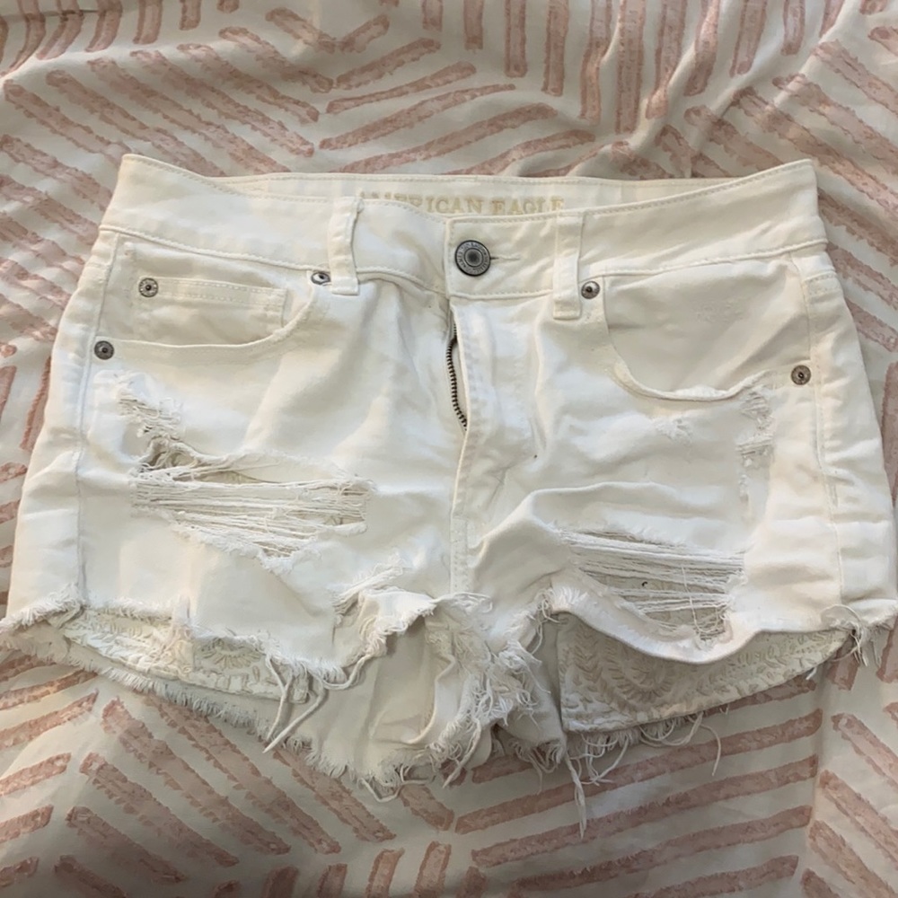 American Eagle white shorts